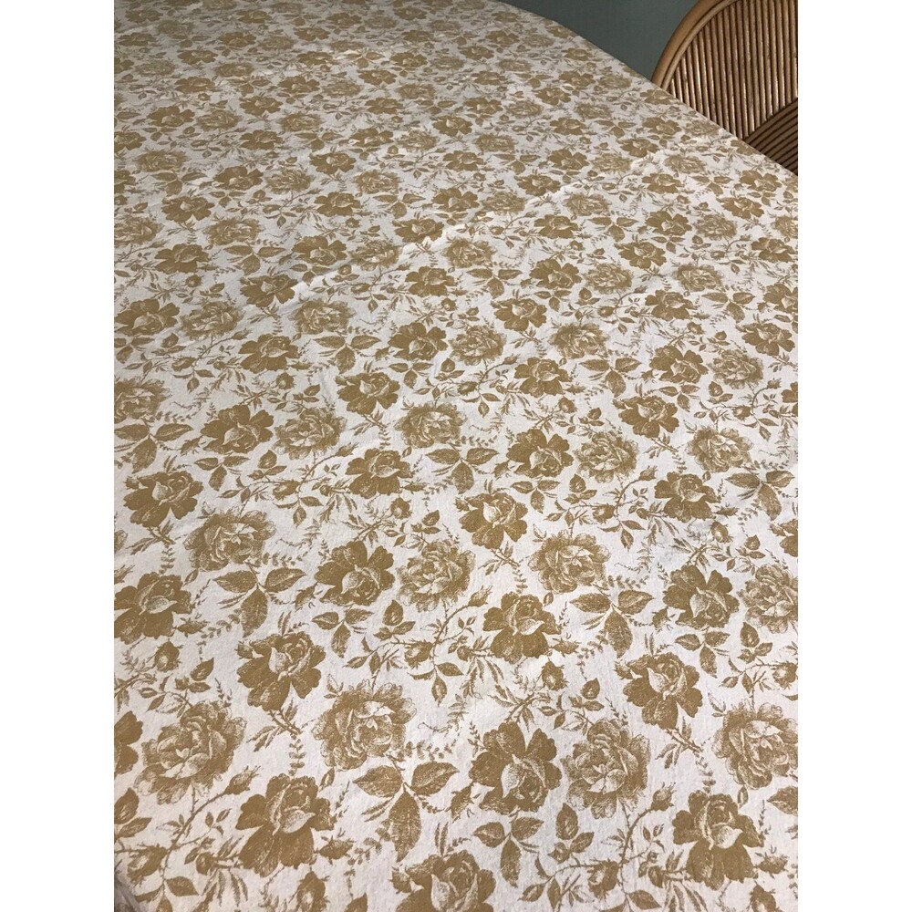 Rose patterned table cloth - Picture 2 of 4